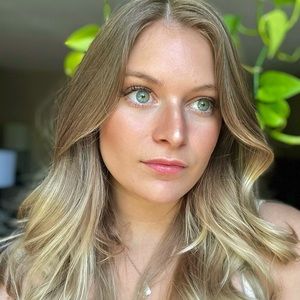 hi! i’m Corinne :)